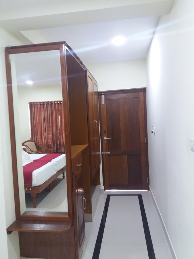 Travancore Island Resort Thiruvananthapuram Ngoại thất bức ảnh