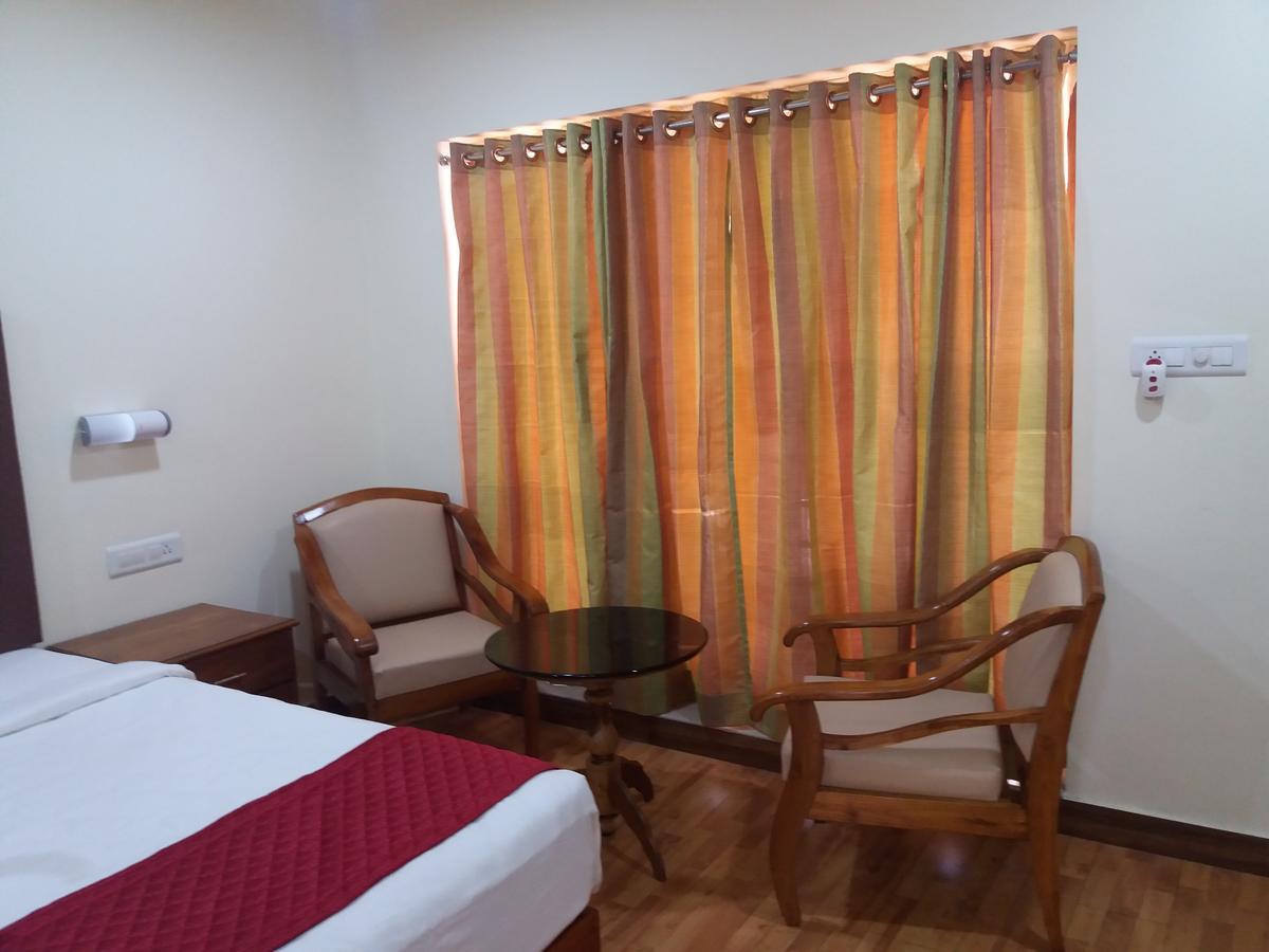 Travancore Island Resort Thiruvananthapuram Ngoại thất bức ảnh