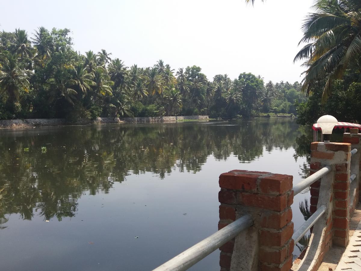Travancore Island Resort Thiruvananthapuram Ngoại thất bức ảnh