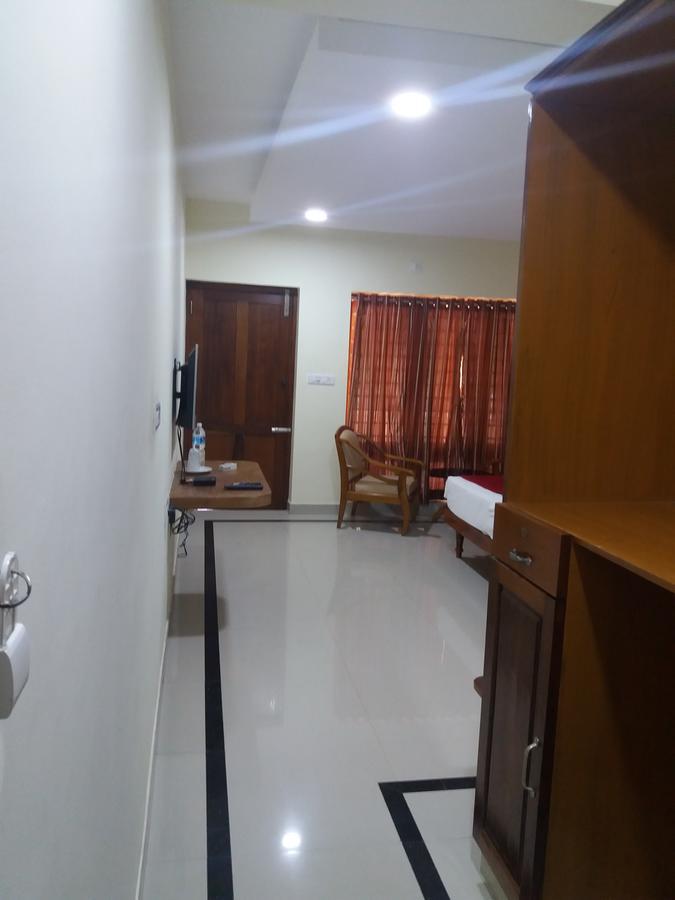 Travancore Island Resort Thiruvananthapuram Ngoại thất bức ảnh