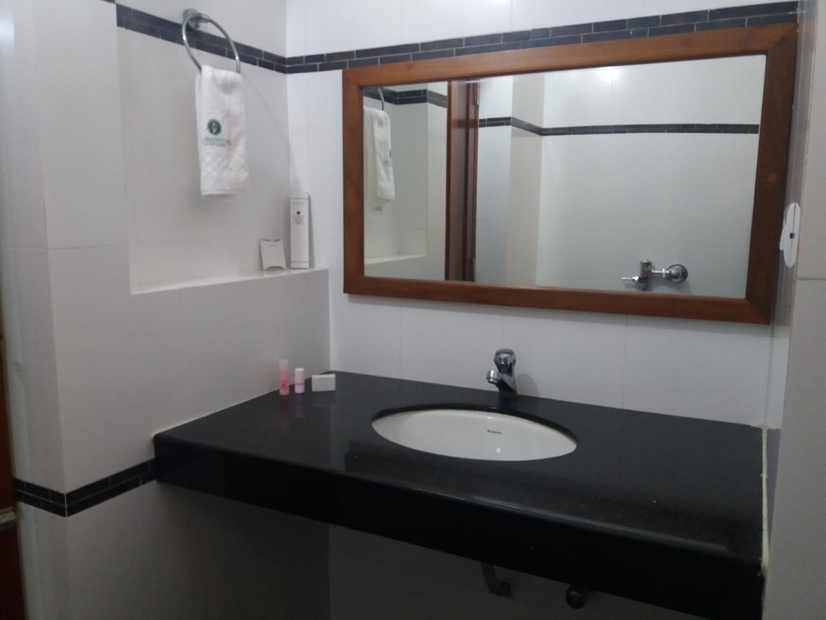 Travancore Island Resort Thiruvananthapuram Ngoại thất bức ảnh