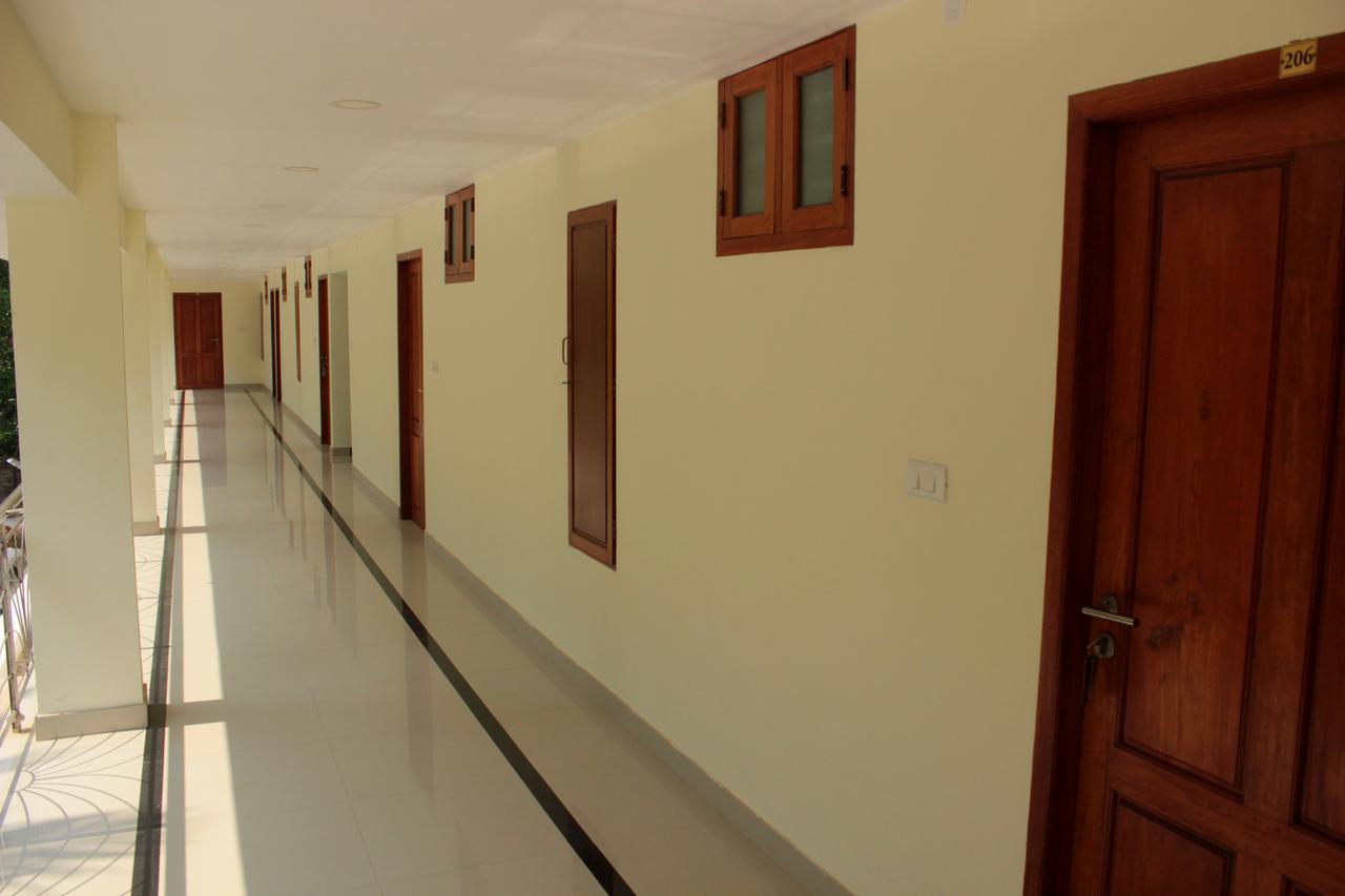 Travancore Island Resort Thiruvananthapuram Ngoại thất bức ảnh