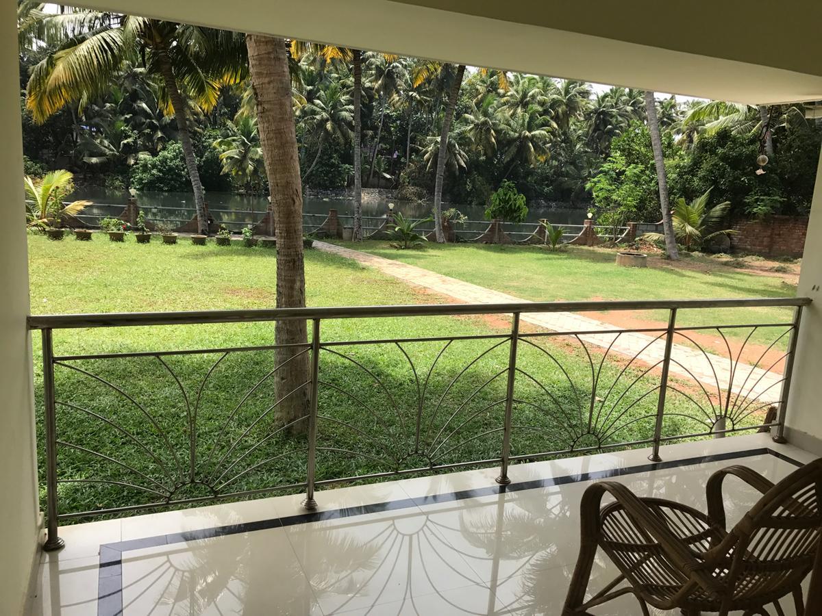 Travancore Island Resort Thiruvananthapuram Ngoại thất bức ảnh